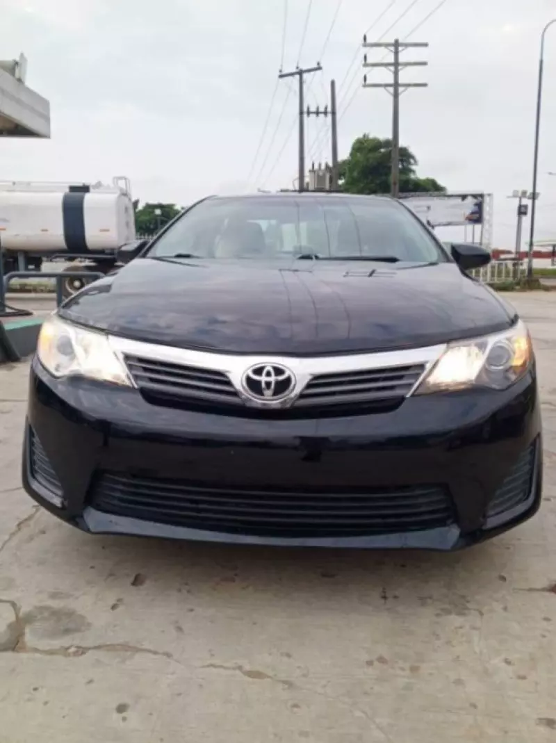 Toyota Camry   - 2012