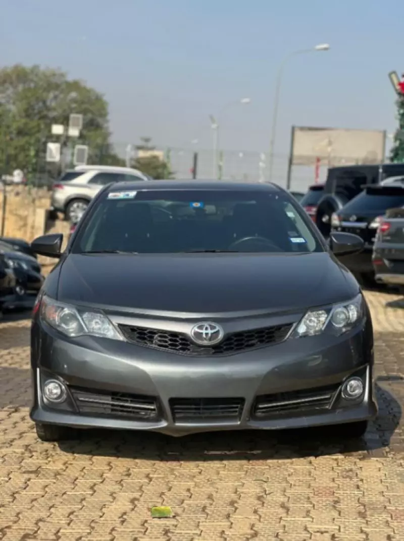 Toyota Camry   - 2013