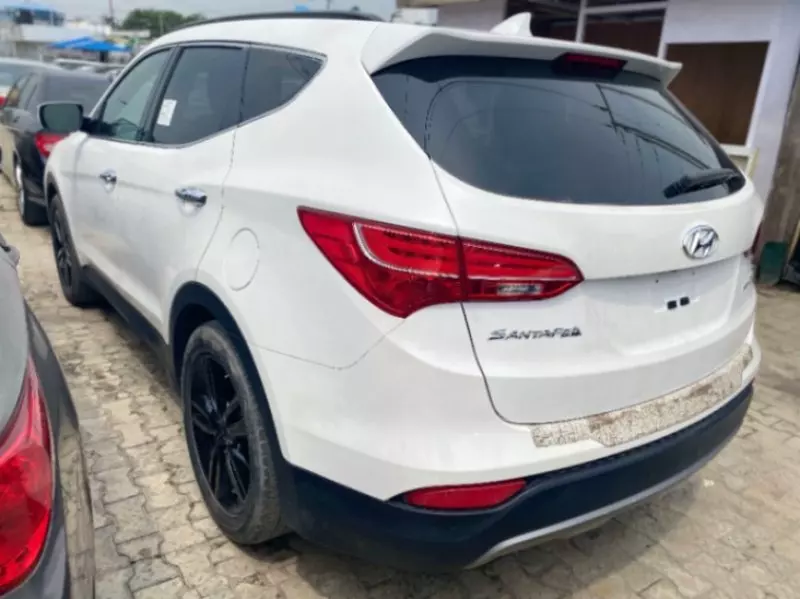 Hyundai Santa Fe   - 2014