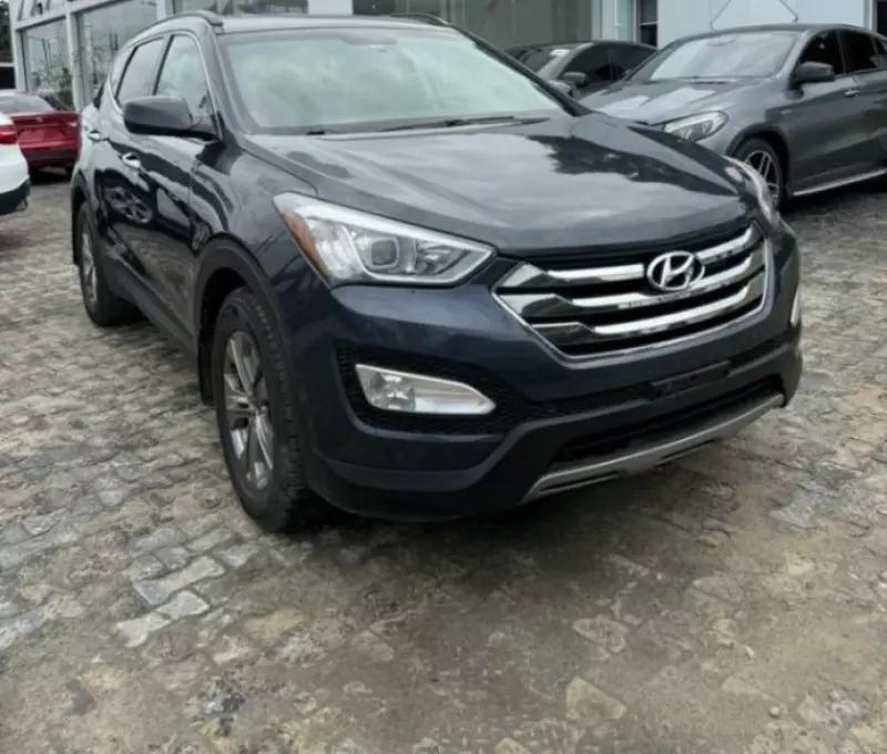 Hyundai Santa Fe   - 2014