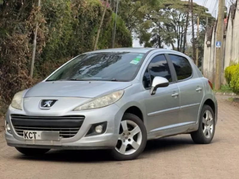 Peugeot 207   - 2011