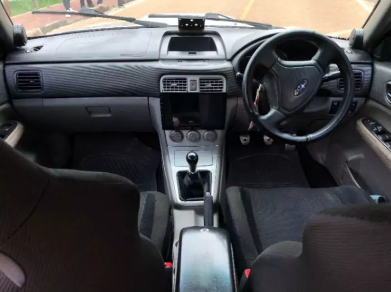 Subaru Forester   - 2004