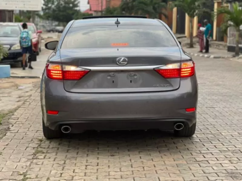 Lexus ES 350   - 2013