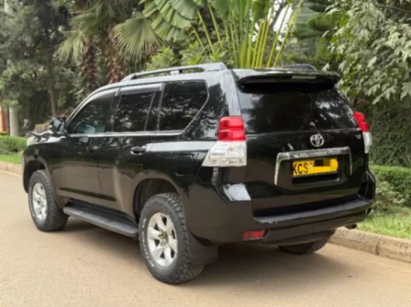 Toyota Landcruiser Prado   - 2011