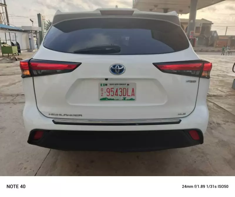 Toyota Highlander   - 2020