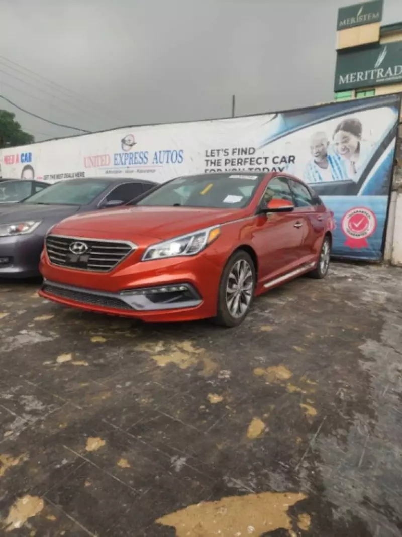 Hyundai Sonata   - 2015