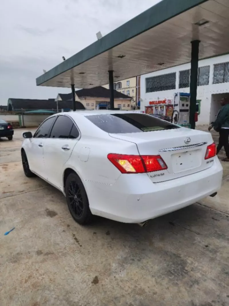 Lexus ES   - 2008