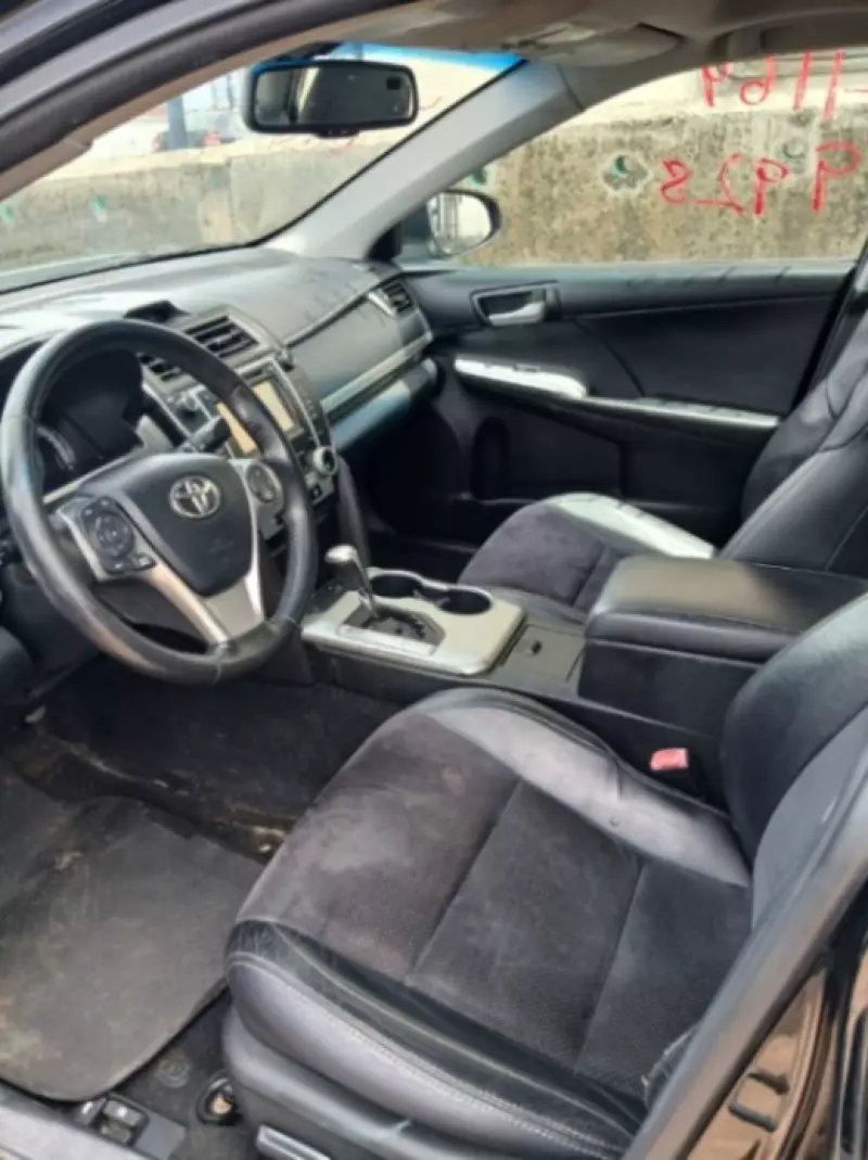 Toyota Camry   - 2012