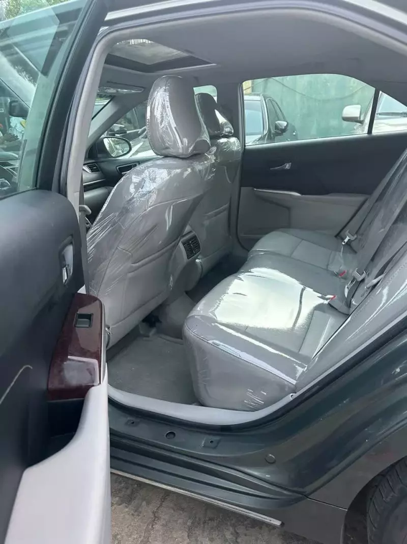 Toyota Camry   - 2014