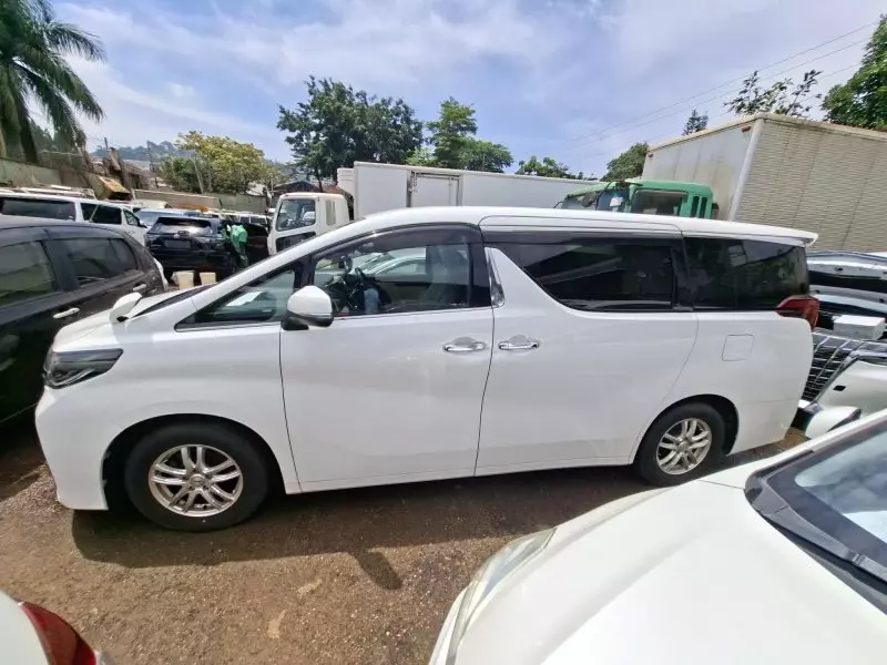 Toyota Alphard   - 2018