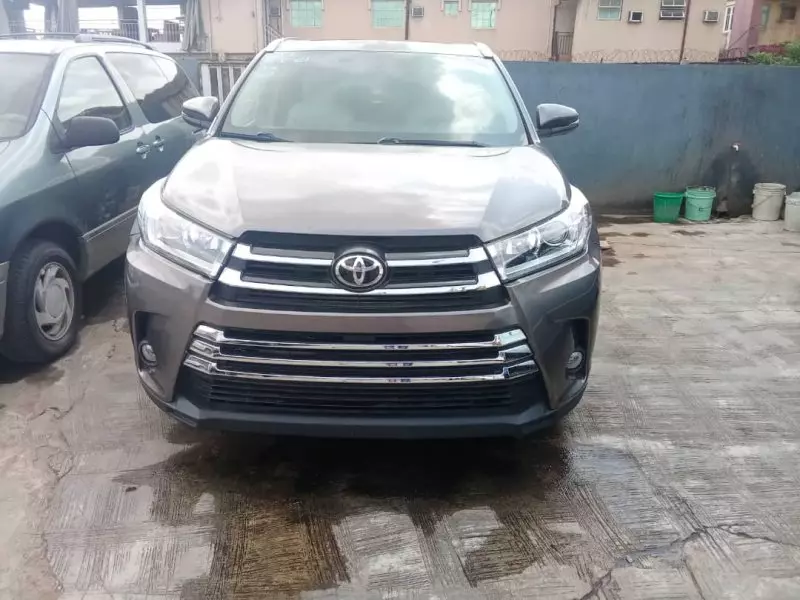 Toyota Highlander   - 2015