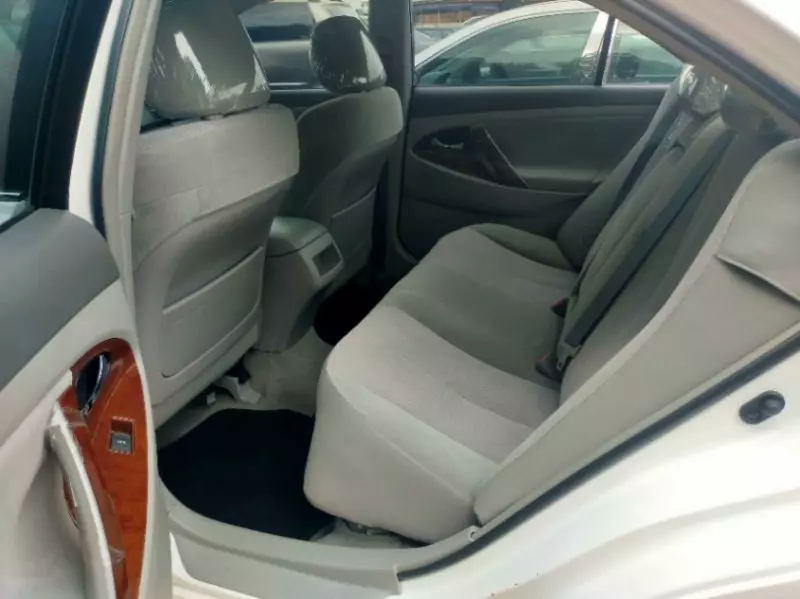 Toyota Camry   - 2009