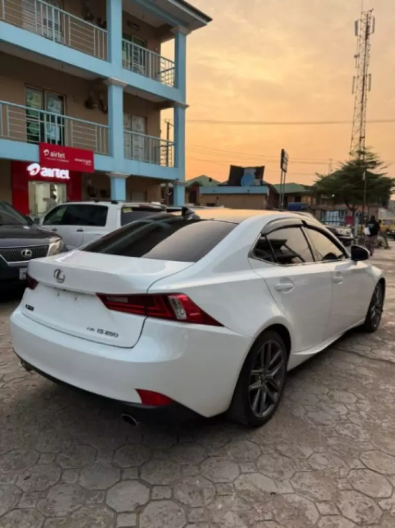 Lexus IS 350