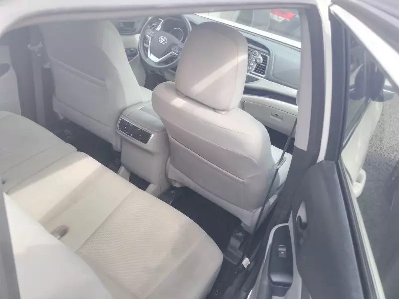 Toyota Highlander   - 2017