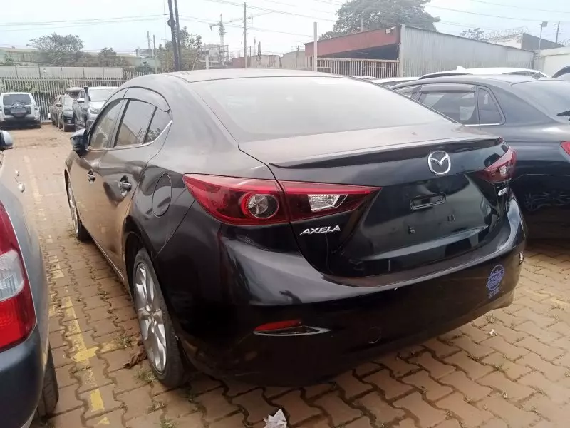 Mazda Axela    - 2017