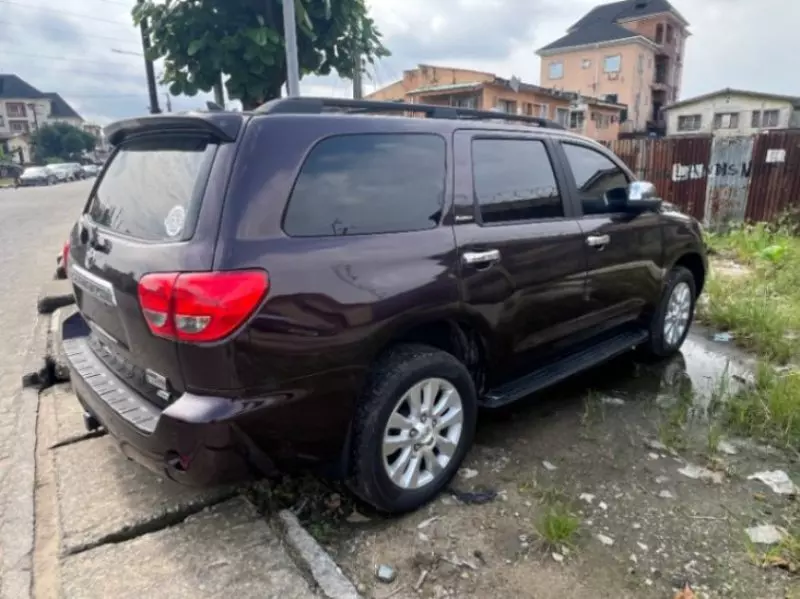 Toyota Sequoia   - 2014