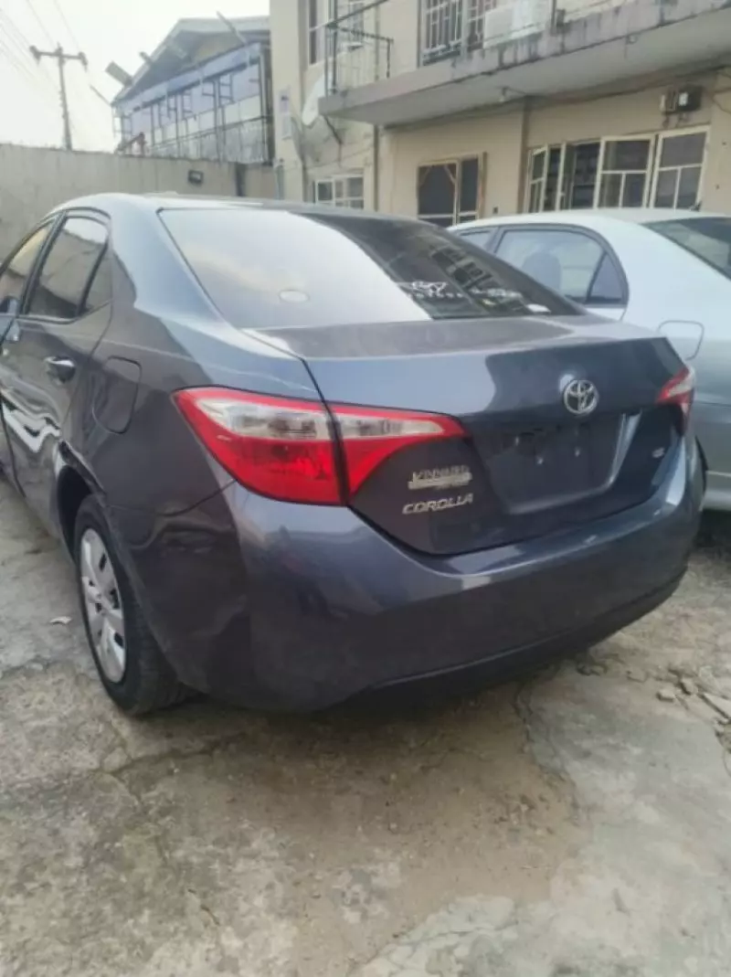 Toyota Corolla   - 2015