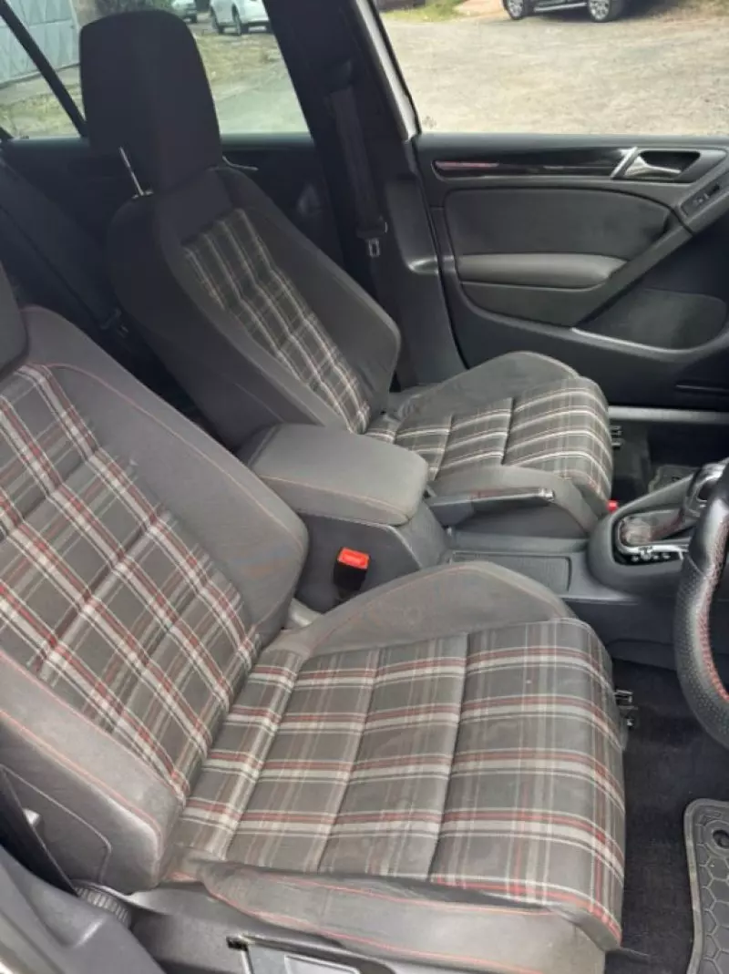 Volkswagen Golf   - 2012
