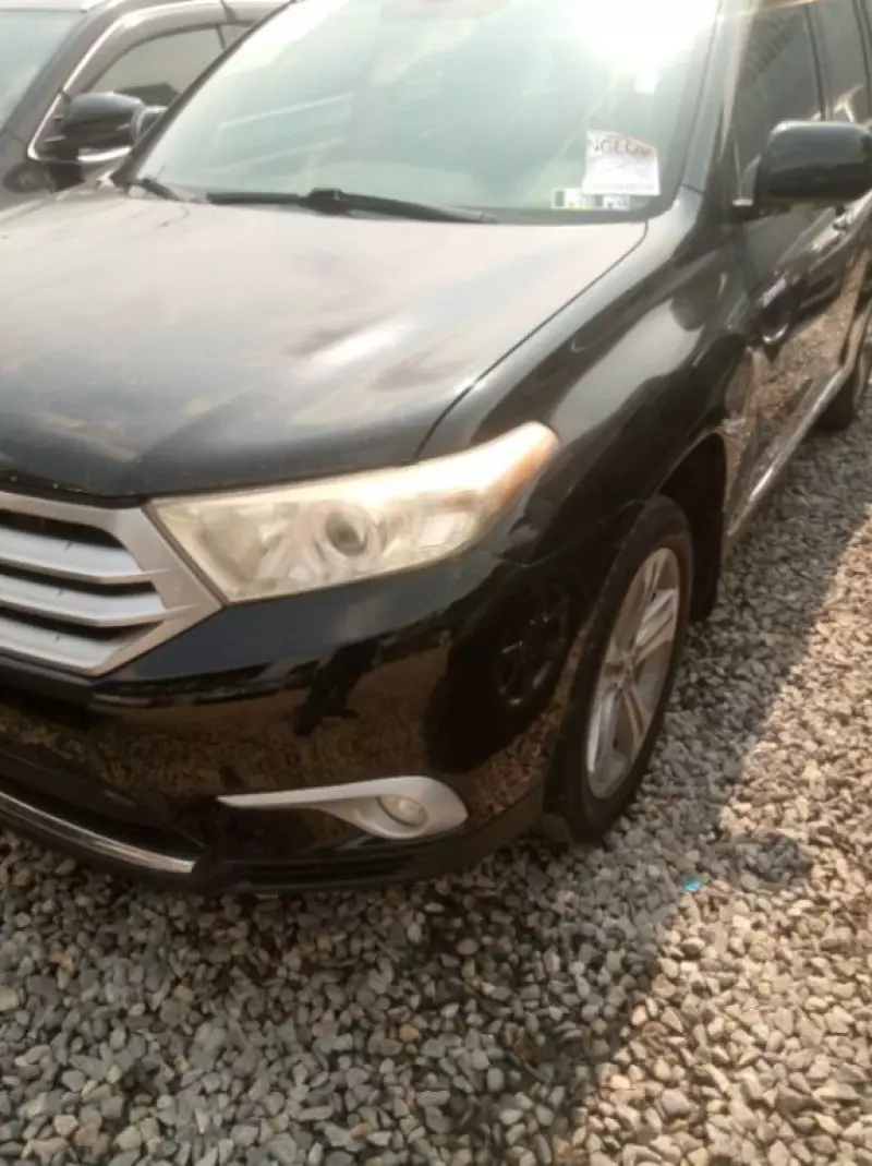 Toyota Highlander   - 2012