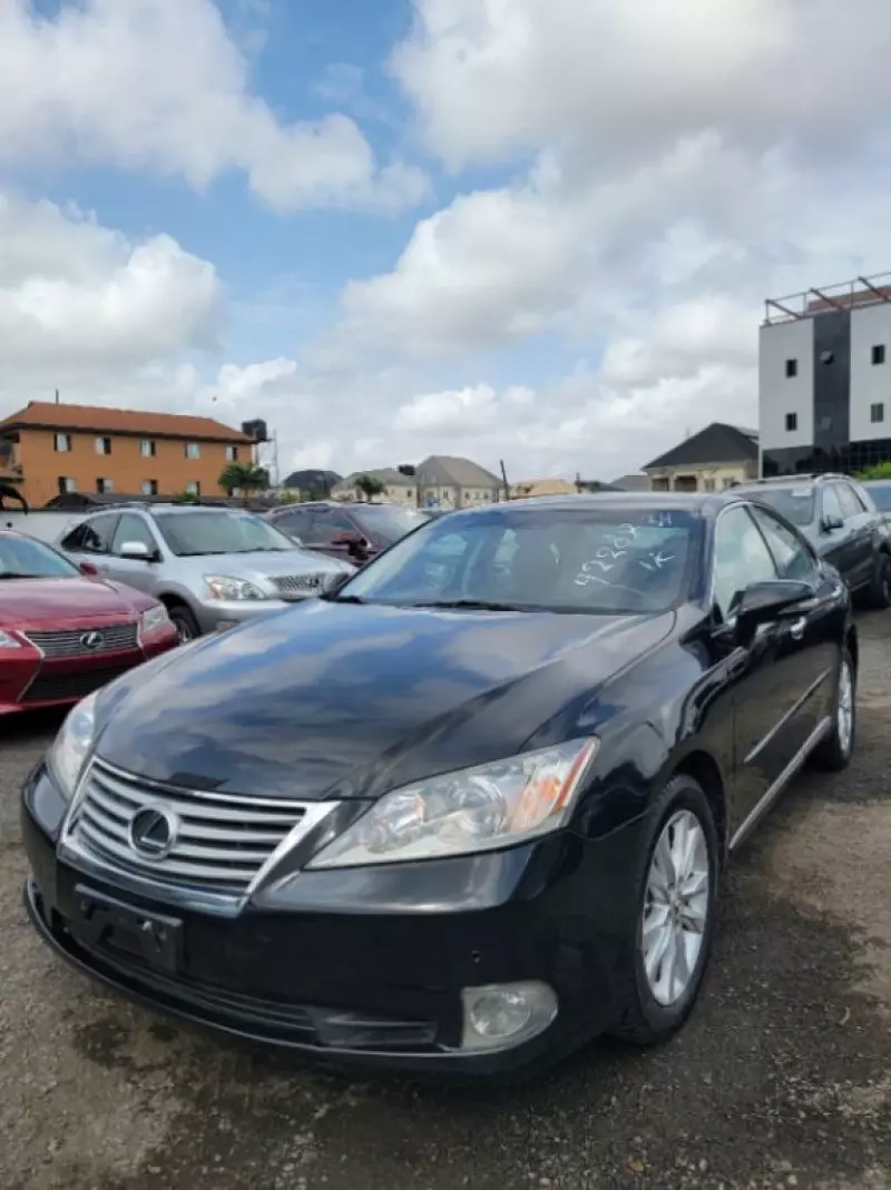 Lexus ES 350   - 2011