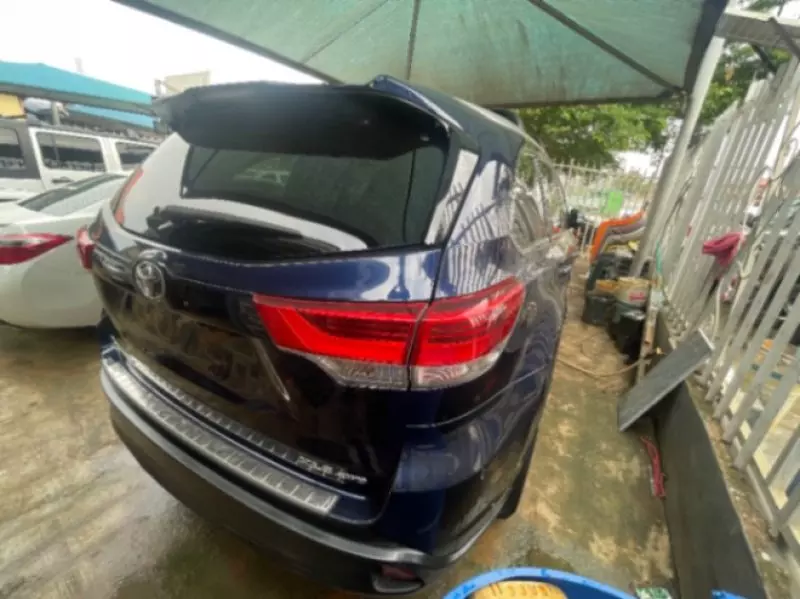 Toyota Highlander   - 2018