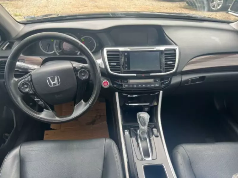 Honda Accord   - 2017