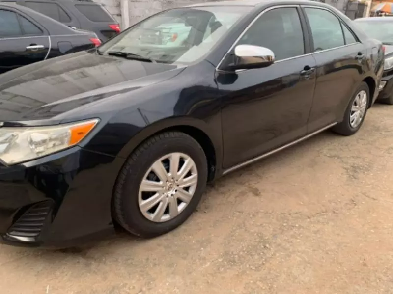 Toyota Camry   - 2012