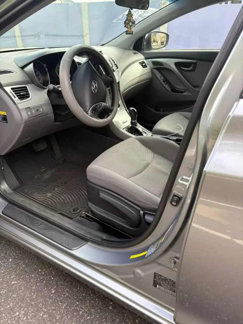 Hyundai Elantra   - 2015