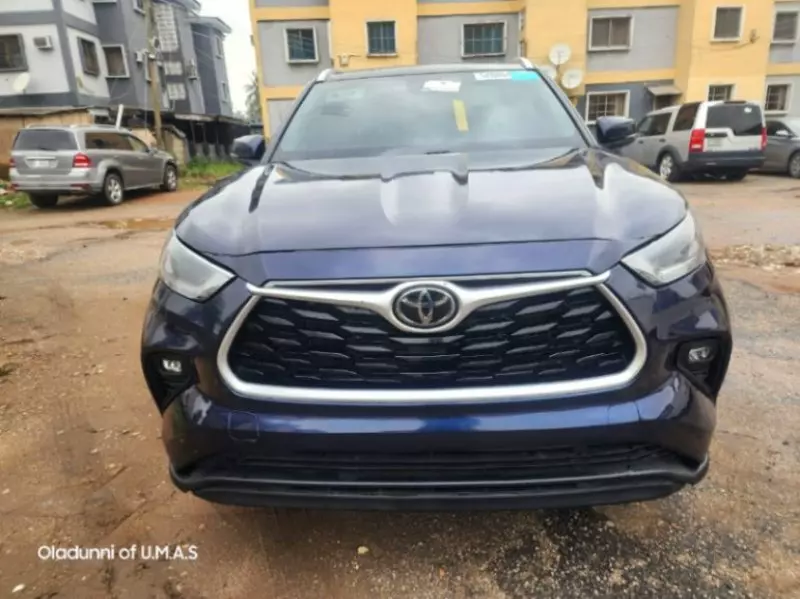 Toyota Highlander   - 2022