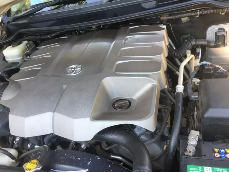 Toyota Landcruiser  V8   - 2010