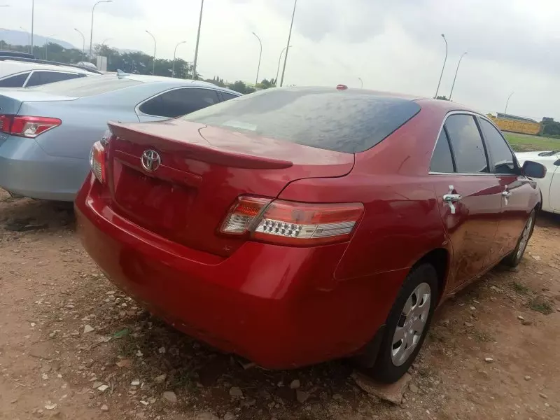 Toyota Camry   - 2011