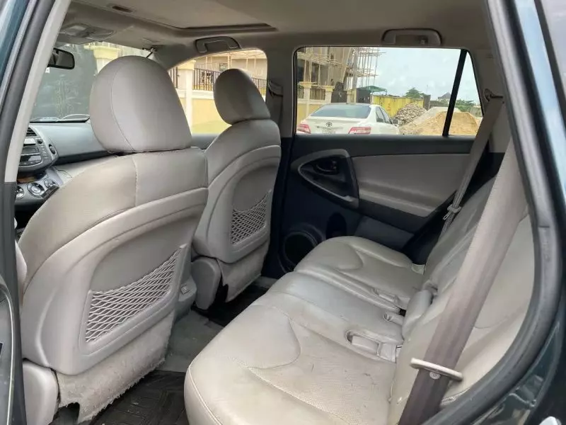 Toyota Rav4   - 2010