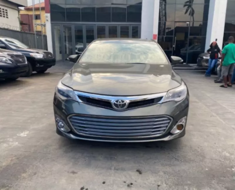 Toyota Avalon - 2013