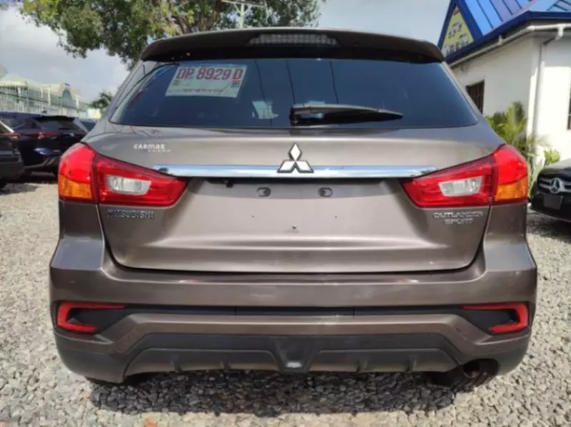 Mitsubishi Outlander Sport   - 2018