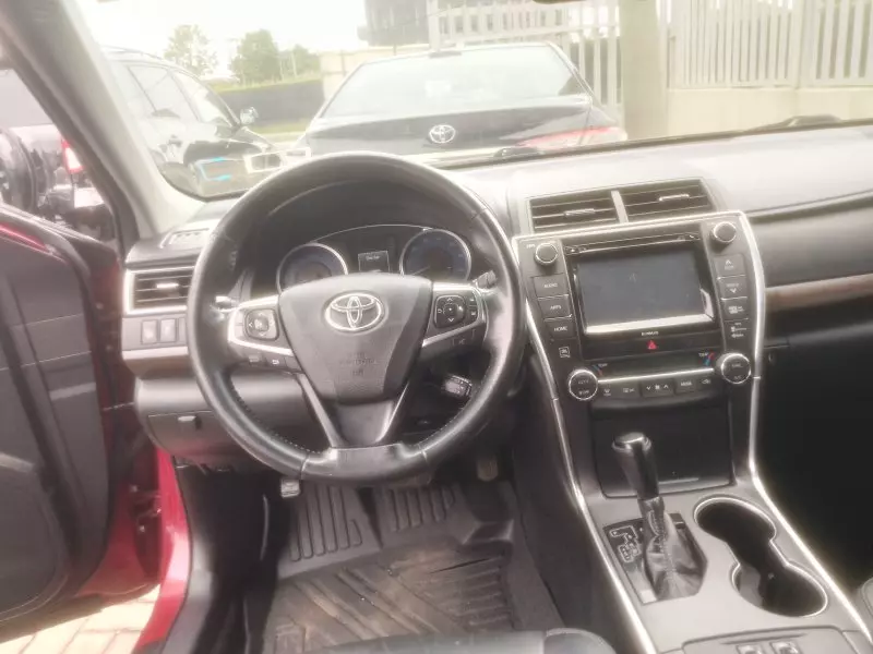Toyota Camry   - 2017