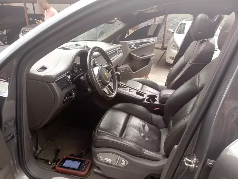 PORSCHE Macan   - 2018