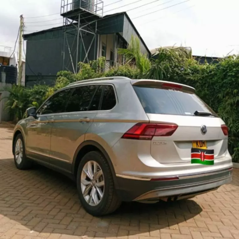 Volkswagen Tiguan   - 2017