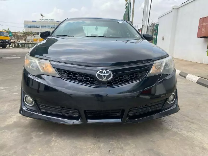 Toyota Camry   - 2014