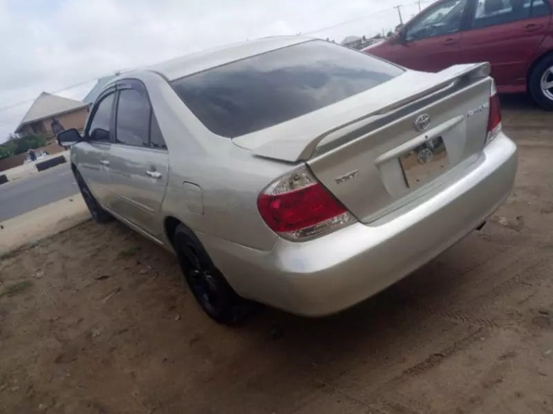 Toyota Camry   - 2002