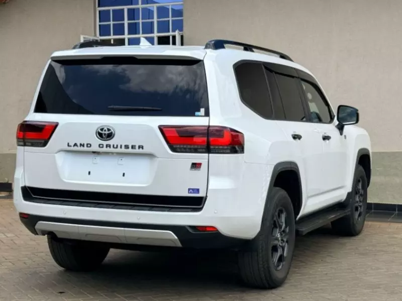 Toyota LAND CRUISER 300 LC300   - 2021