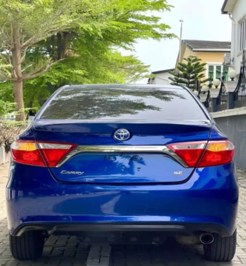 Toyota Camry   - 2016