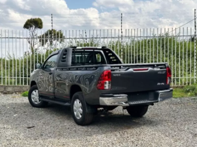 Toyota Hilux   - 2018