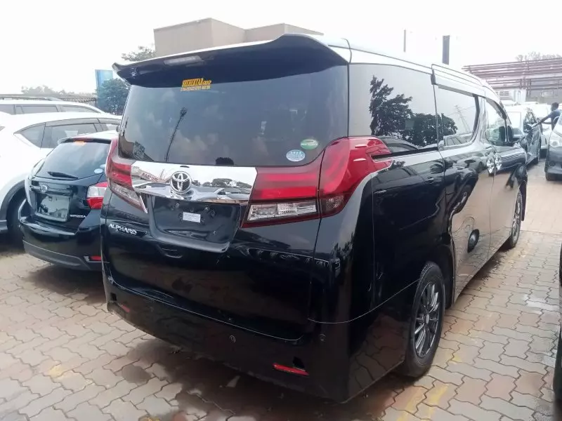 Toyota Alphard   - 2017