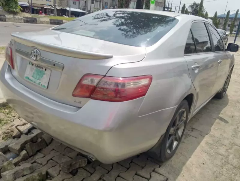 Toyota Camry   - 2007