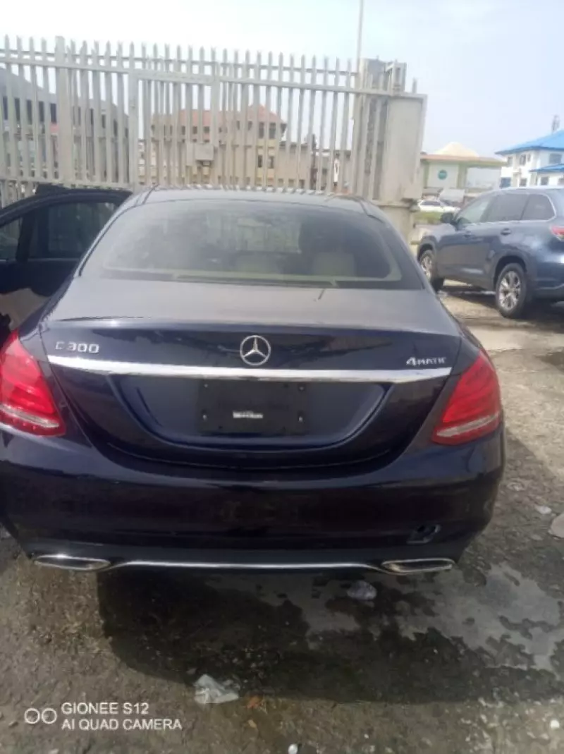 Mercedes-Benz C 300   - 2015