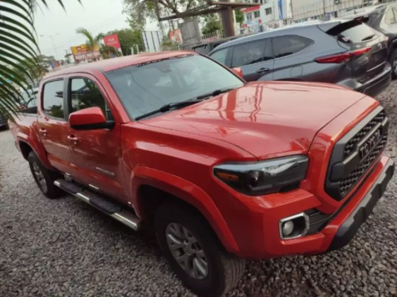 Toyota Tacoma   - 2018