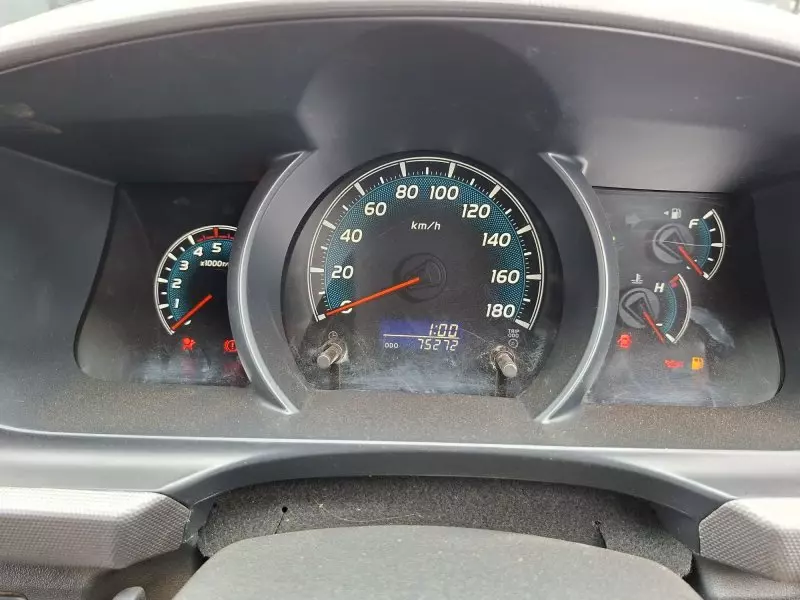 Toyota Hiace   - 2013