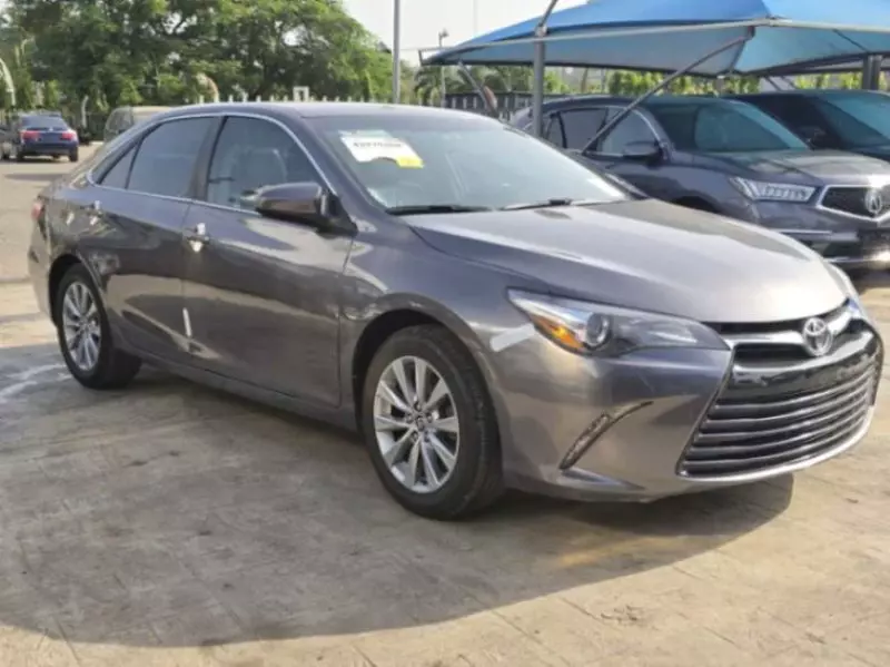 Toyota Camry - 2015