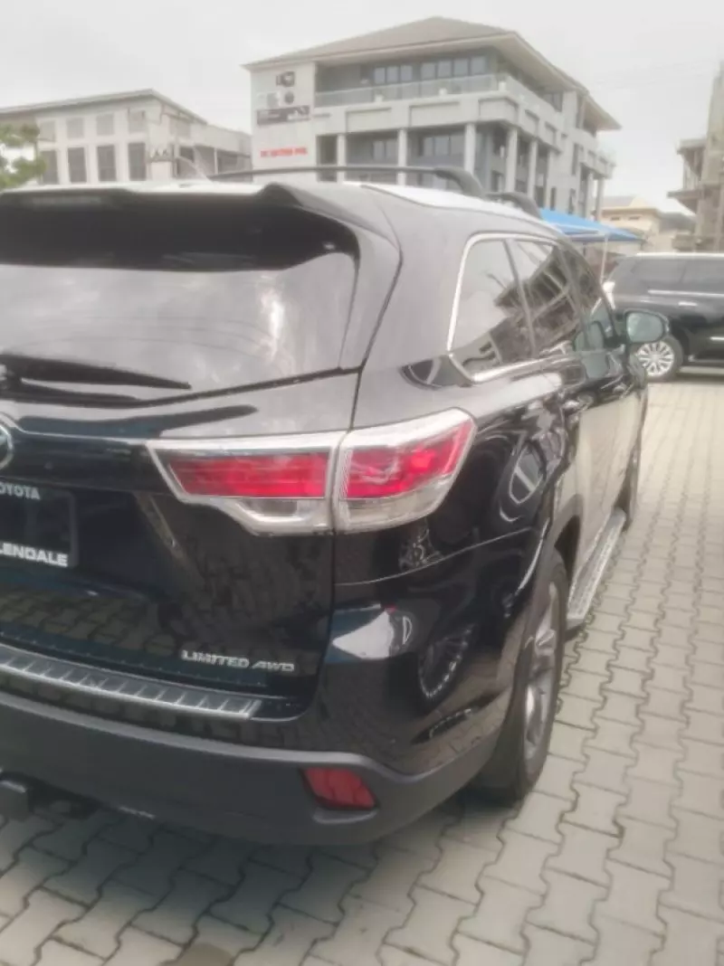 Toyota Highlander   - 2014