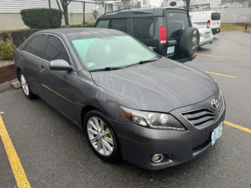 Toyota Camry   - 2011